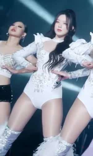 아이들 슈화 화이트 하이레그 의상 광택 스타킹 허벅지