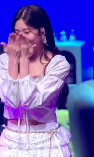 앞으로 숙이는 팬콘서트 김민주