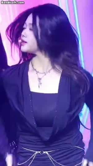 [클라씨] 원지민 씨스루 무대 의상 ㄷㄷㄷ.gif