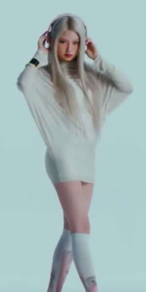 [키키] 하음 딱 붙는 원피스 몸매 라인 ..gif