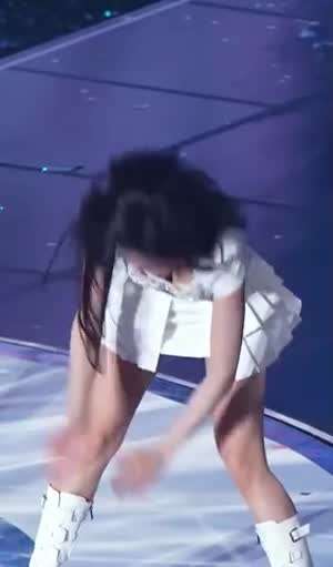 순백색 의상 숙이는 박지원 몽실 가슴골 + 바닥안무 엉벅지.mp4