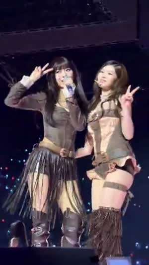 투샷 비주얼 뽐내는 트와이스 콘서트 쯔위 사나