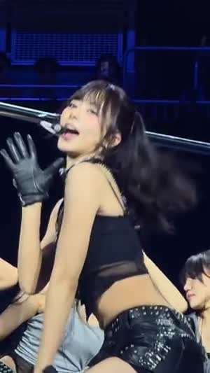 가죽핫팬츠 포니테일 트와이스 쯔위 비주얼