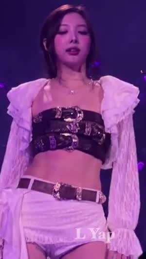 가슴 벨트 의상 LA콘 트와이스 나연 사나