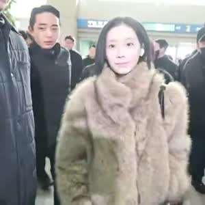 따뜻하게 입고 일본으로 출국하는 에스파 윈터