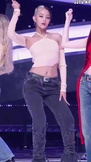 끈 홀터넥 골지 나시 겨드랑이 배꼽 노출 아이들 민니