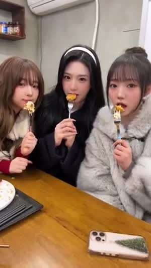 트리플에스 시온, 하연, 신위