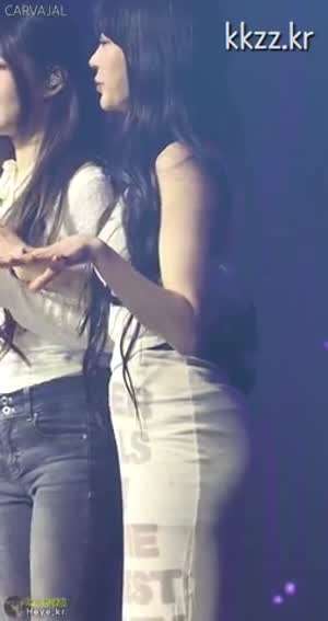 사운드 체크하는 밀착 민소매 롱치마 몸매 라인 클라씨 형서