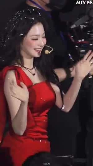 빨간 드레스 미모 프로미스나인 이나경