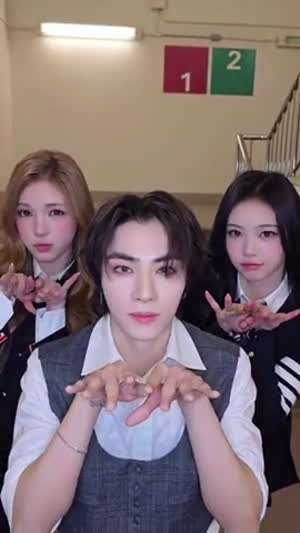 하츠투하츠 유하, 이안, 웨이브이 샤오쥔