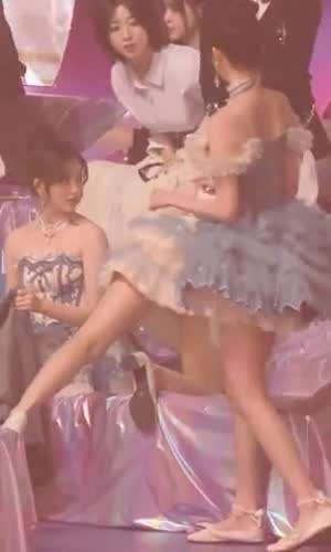 방심한 이서 방어하는 장원영 (아이브).mp4