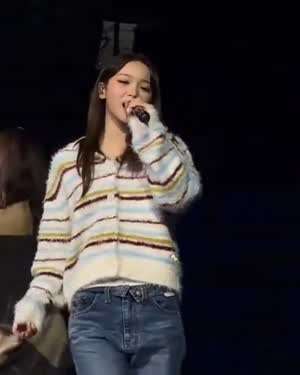 르세라핌 장발 김채원