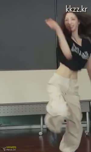 뽀얀 복근과 기립근 하이키 리이나