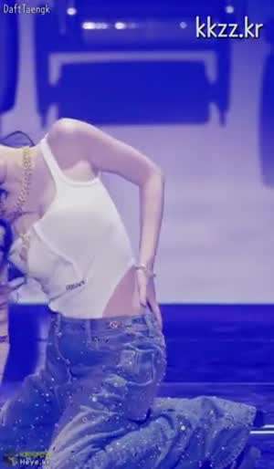 파인 민소매 에스파 닝닝