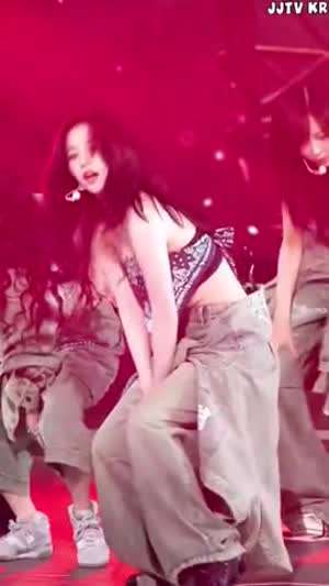 반다나 튜브탑 묵직한 무빙 에스파 카리나