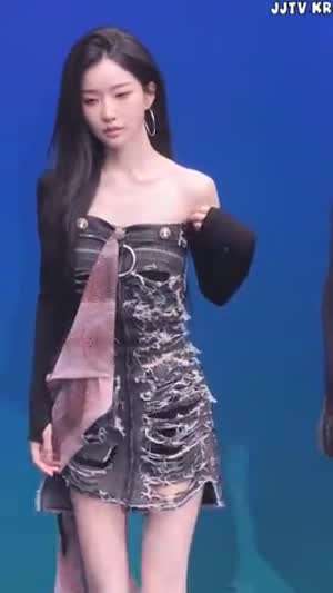 오프솔더 어깨 노출 트리플에스 김유연.mp4