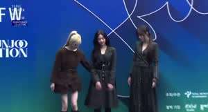 어제자 서울패션위크 스테이씨(STAYC).MP4