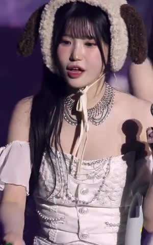 댕댕이 모자는 귀여운데 의상은 섹시한 프로미스나인 송하영