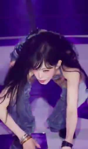 프로미스나인 이채영의 섹시한 퍼포먼스