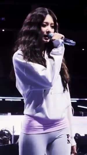 사운드체크하는 트와이스 쯔위 레깅스핏 탱탱한 하체