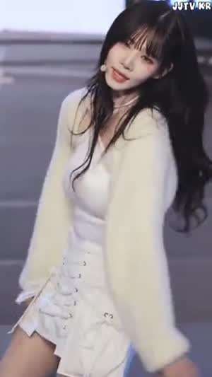 트리플에스 김나경 봉긋 홀터넥 흰나시