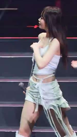 르쎄라핌 김채원