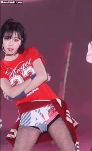 골반 내밀며 돌리는 에스파 윈터...체크스타킹 야벅지.mp4