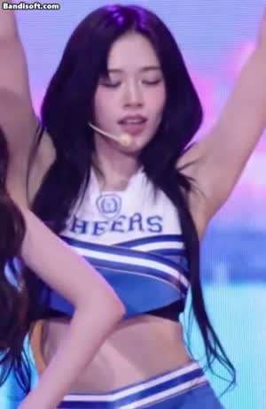 치어리더 안유진.gif