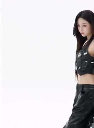 가죽바지 ITZY 유나 허리라인