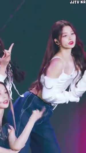 앞지퍼 흰 오프솔더 엔믹스 설윤.mp4