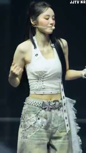 벨트 홀터넥 흰나시 배꼽 노출 아르테미스 진솔.mp4