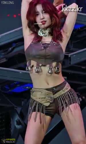 찰진 허벅지 트와이스 모모