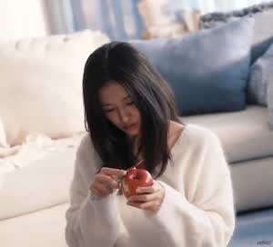 아이브 안유진 장원영 COMING SOON Trailer - Behind The Scenes . GIF