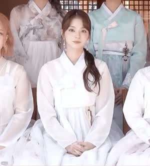 프로미스나인-이나경