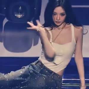 에스파 닝닝 흔들리는 가슴골..