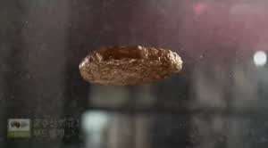 데뷔초 고윤정의 롯데리아 광고.gif