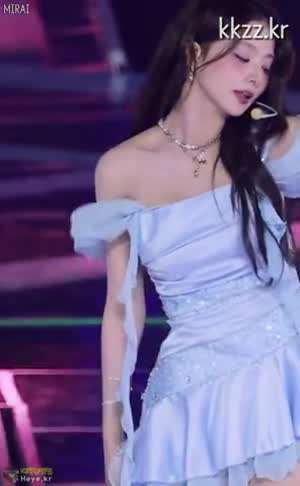 파인 드레스 프로미스나인 이나경