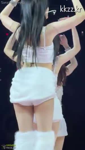 수건 치마 핫팬츠 뒤태 트와이스 미나