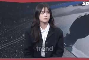 예쁘다는 말에 최가온 선수 반응.GIF