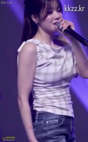 잔잔하게 일렁이는 권은비