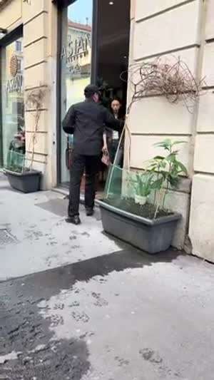 살짝 뛰는 에스파 카리나 흰티 가슴 출렁.mp4