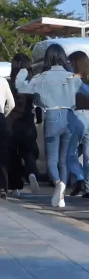 프로미스나인 백지헌 청바지핏 뒤태