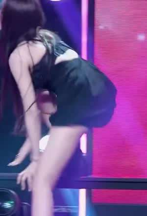 [아이브] 이서 '블랙홀' 테이블 안무..gif