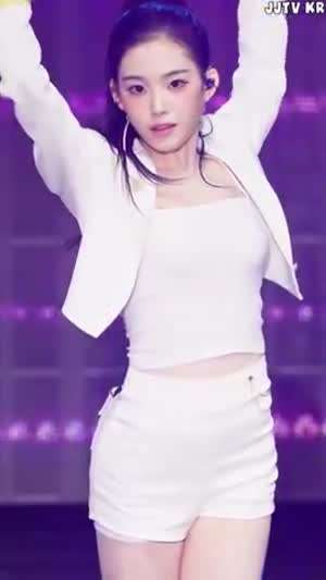 트리플에스 지연 흰끈나시 발레 전공 아이돌의 우아한 춤선