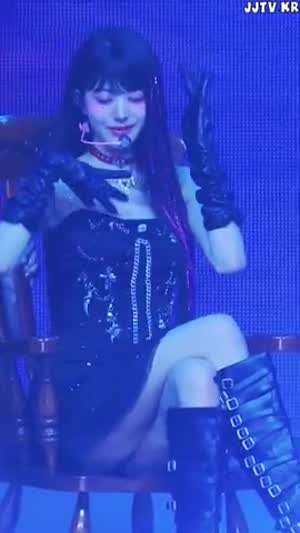 오프솔더 원피스 꼰다리 각선미 아이브 장원영