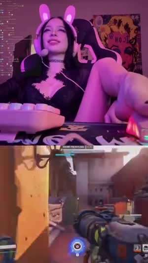 발을 이용해 게임하는 유저