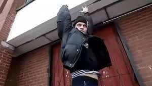 동유럽에서 인기있다는 하드바스뮤직 댄스.gif