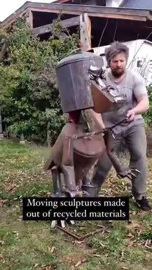 폐철 재활용하며 혼자 잘 노는 이토아재