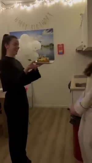 위기의 버스데이 케익