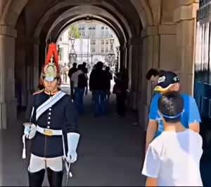 영국에서.... 만지지 말아!!